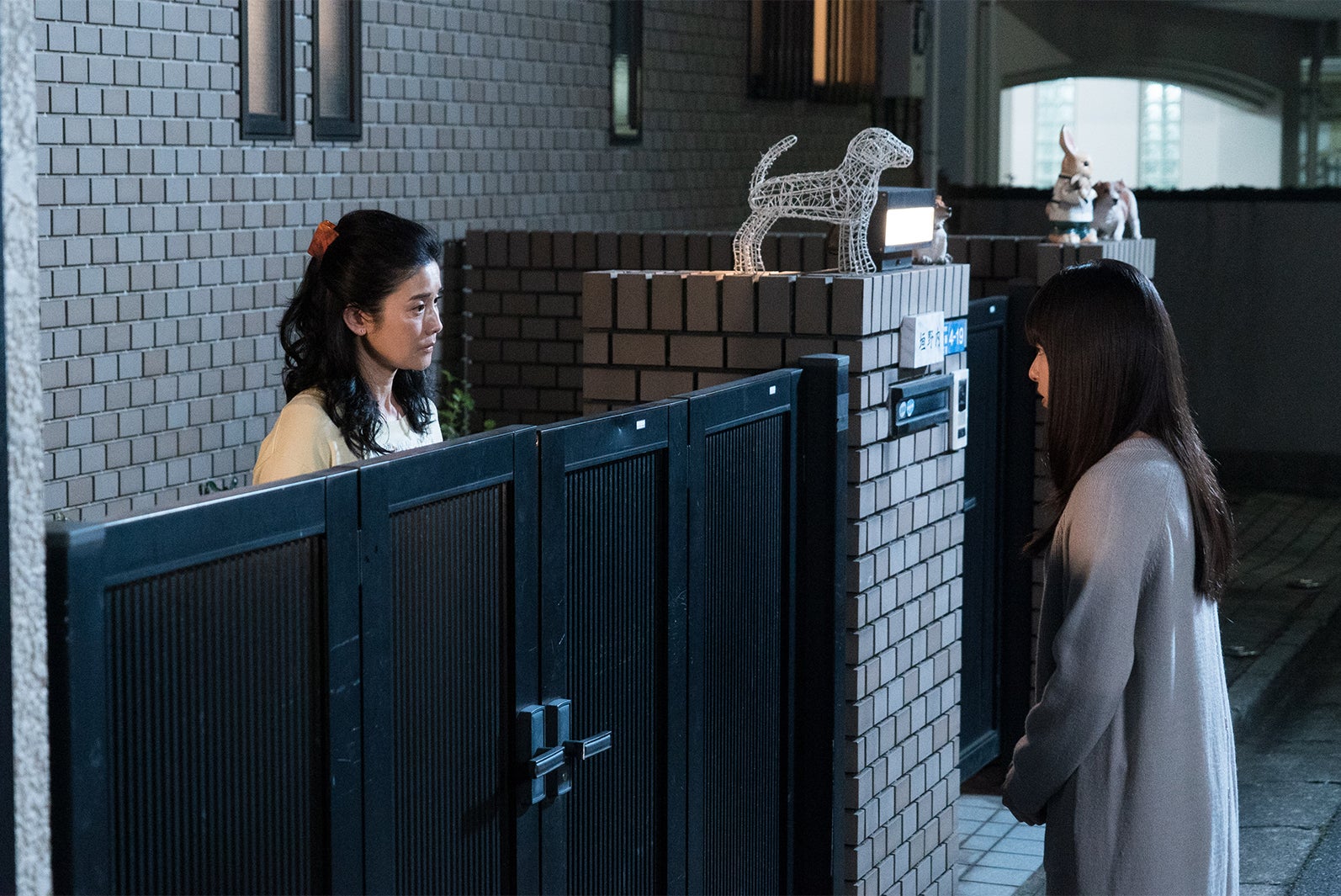 石田ひかり、桜井日奈子／「僕の初恋をキミに捧ぐ」第4話より（C）テレビ朝日