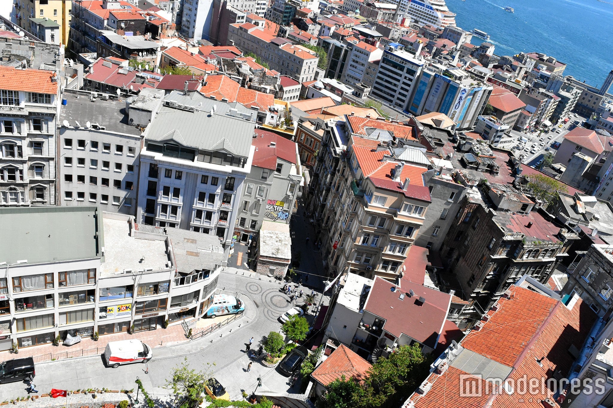 地上からは見られない角度から新市街を見渡せる（C）モデルプレス