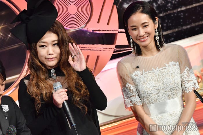 JUJU、吉田羊 (C)モデルプレス