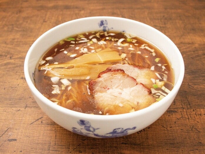 淺草 來々軒「らうめん(930円、ミニ600円)」(写真提供:ラー博)