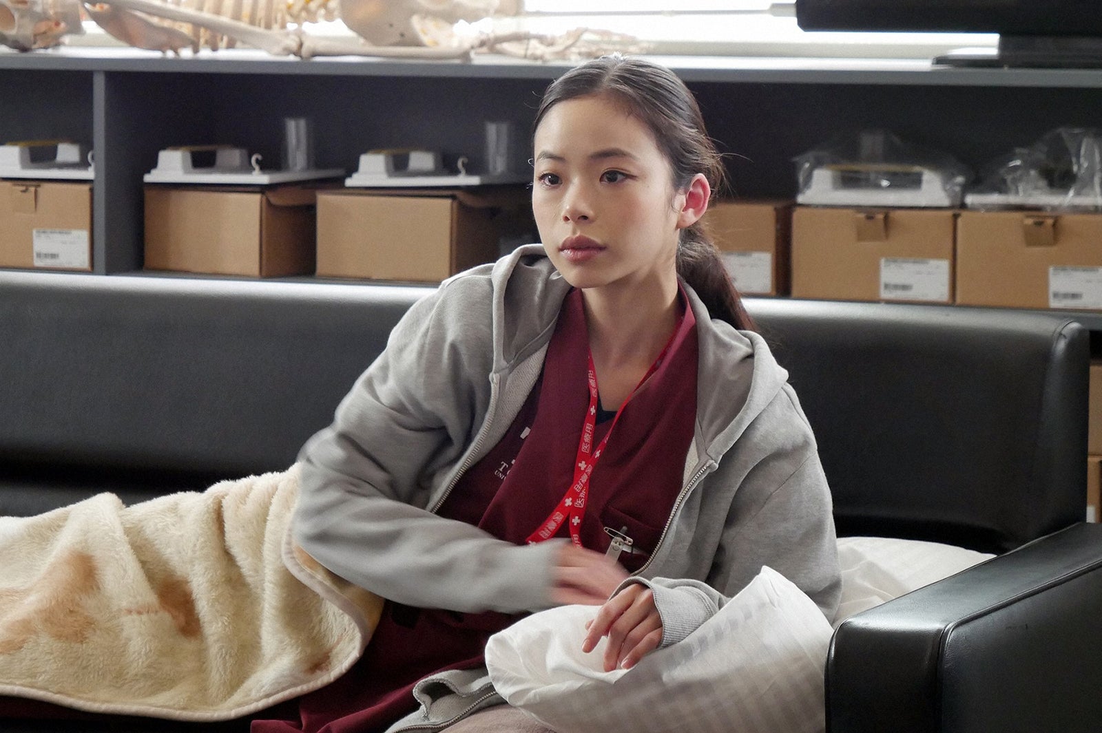 趣里／「ブラックペアン」第1話より（C）TBS