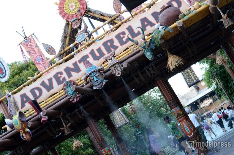 「クールスポット」クリスタルパレス・レストラン横の橋