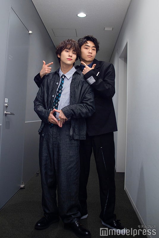 8LOOM7人でラーメン食べに行きたい山下幸輝と八村倫太郎（C）モデルプレス