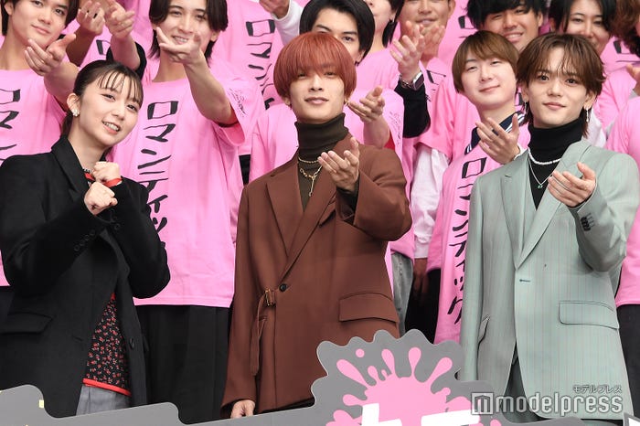 渋谷に降臨した上白石萌歌、高橋恭平、中島颯太(C)モデルプレス