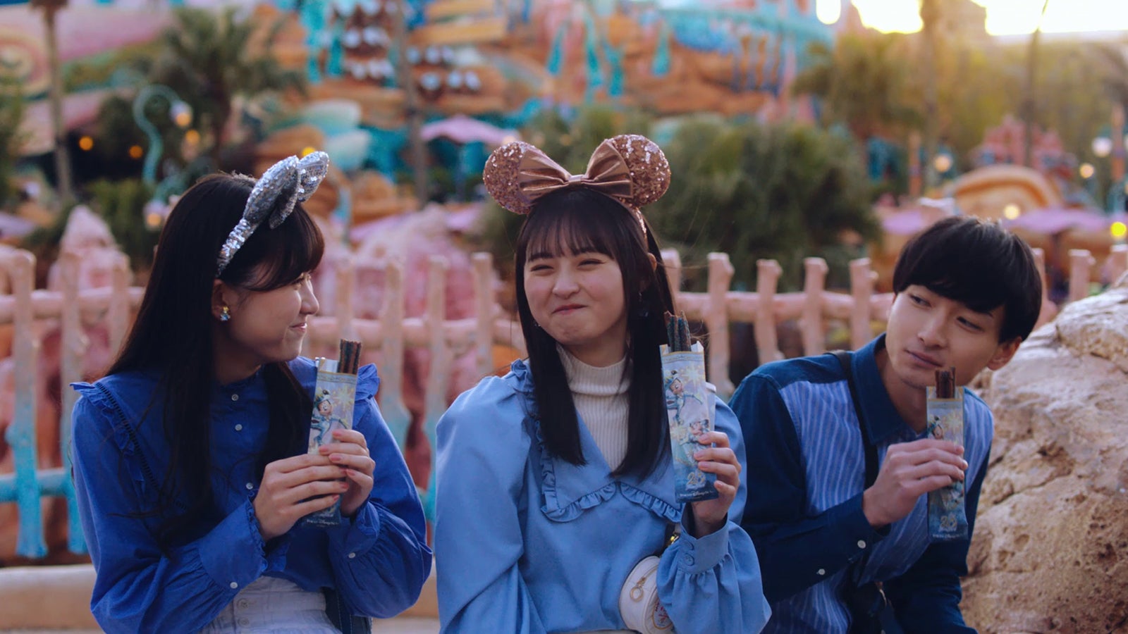 遠藤さくら／新CM「東京ディズニーシー20周年記念カード」篇より（C）Disney