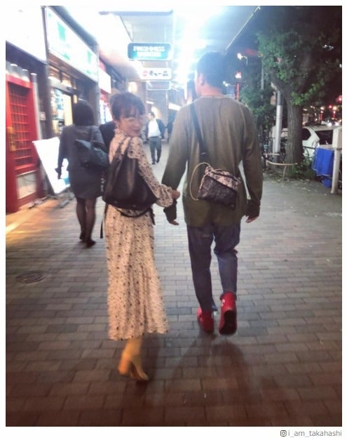 高橋愛＆あべこうじ夫妻、ラブラブ手繋ぎショットに「見てて幸せになる」「可愛すぎる夫婦」の声