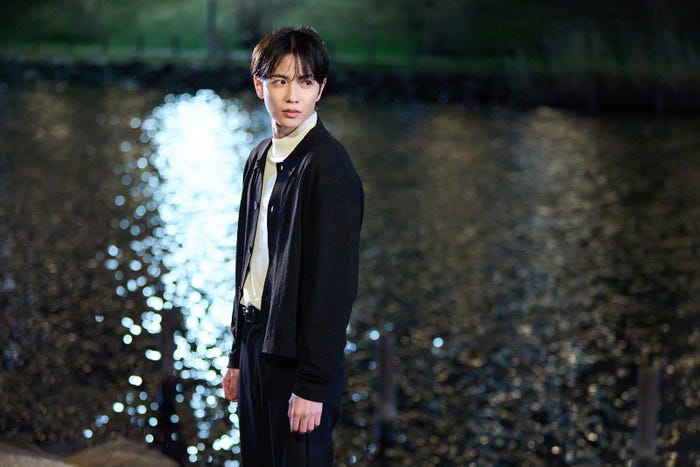 志尊淳「10回切って倒れない木はない」第1話(C)日本テレビ
