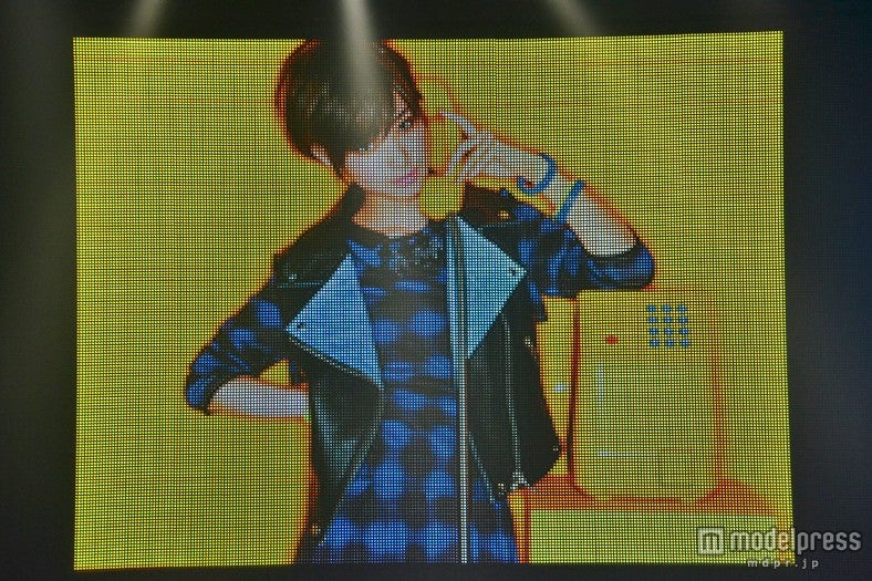 解禁されたデビュー曲「友達より大事な人」（7月10日発売）の剛力彩芽アーティスト写真