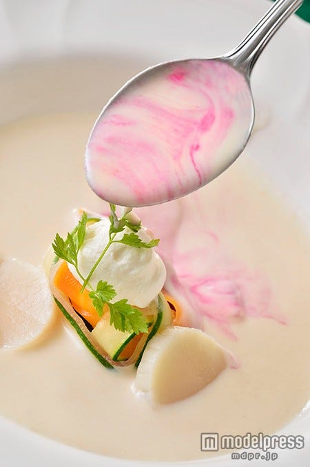 イーストサイド・カフェ、スペシャルコース ¥2,570(C)Disney