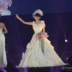 東北初開催のTGC福島のYUMI KATSURAステージでウエディングドレス姿を披露した太田光代
