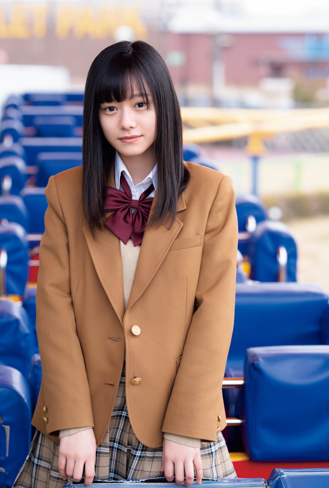 仲村悠菜「B.L.T.graduation2023中学卒業」ローソンエンタテインメント購入特典ポストカード（東京ニュース通信社刊）
