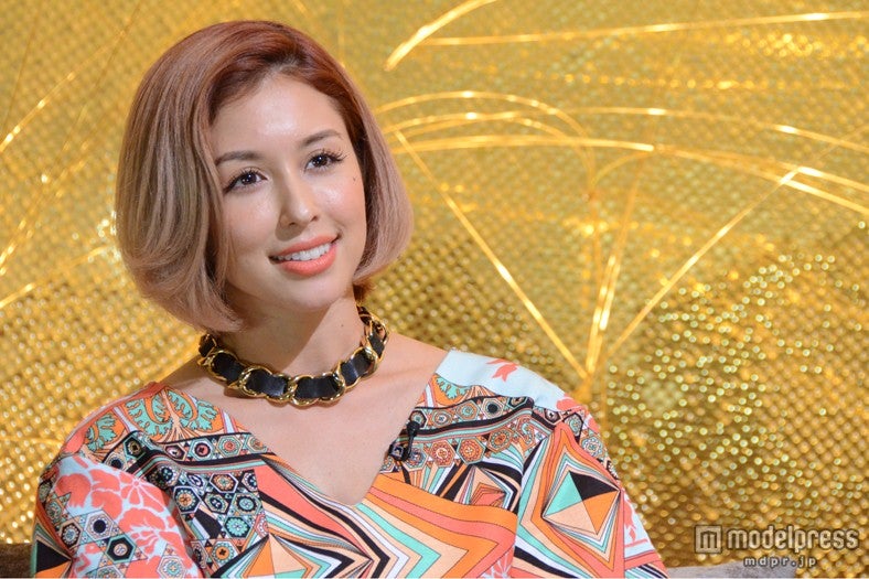 BENI、カリフォルニアで初キス＆初恋を語る