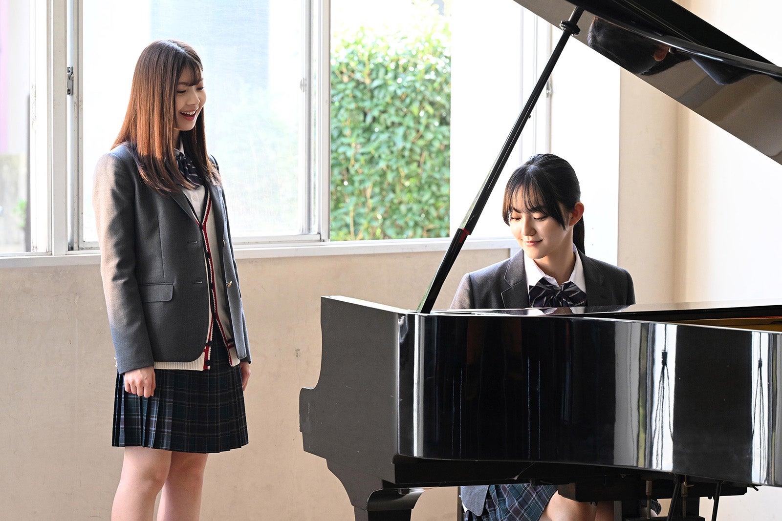 星乃夢奈、瀧七海「ブラックファミリア～新堂家の復讐～」第5話より（C）読売テレビ