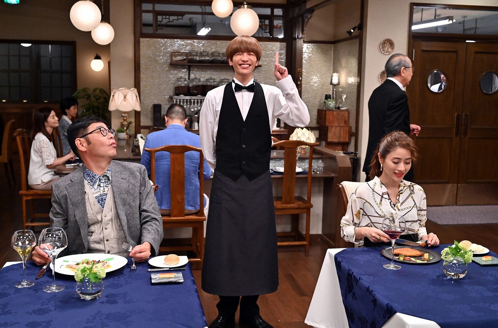 田口浩正、志尊淳、石原さとみ／「Heaven？～ご苦楽レストラン～」第6話より（C）TBS