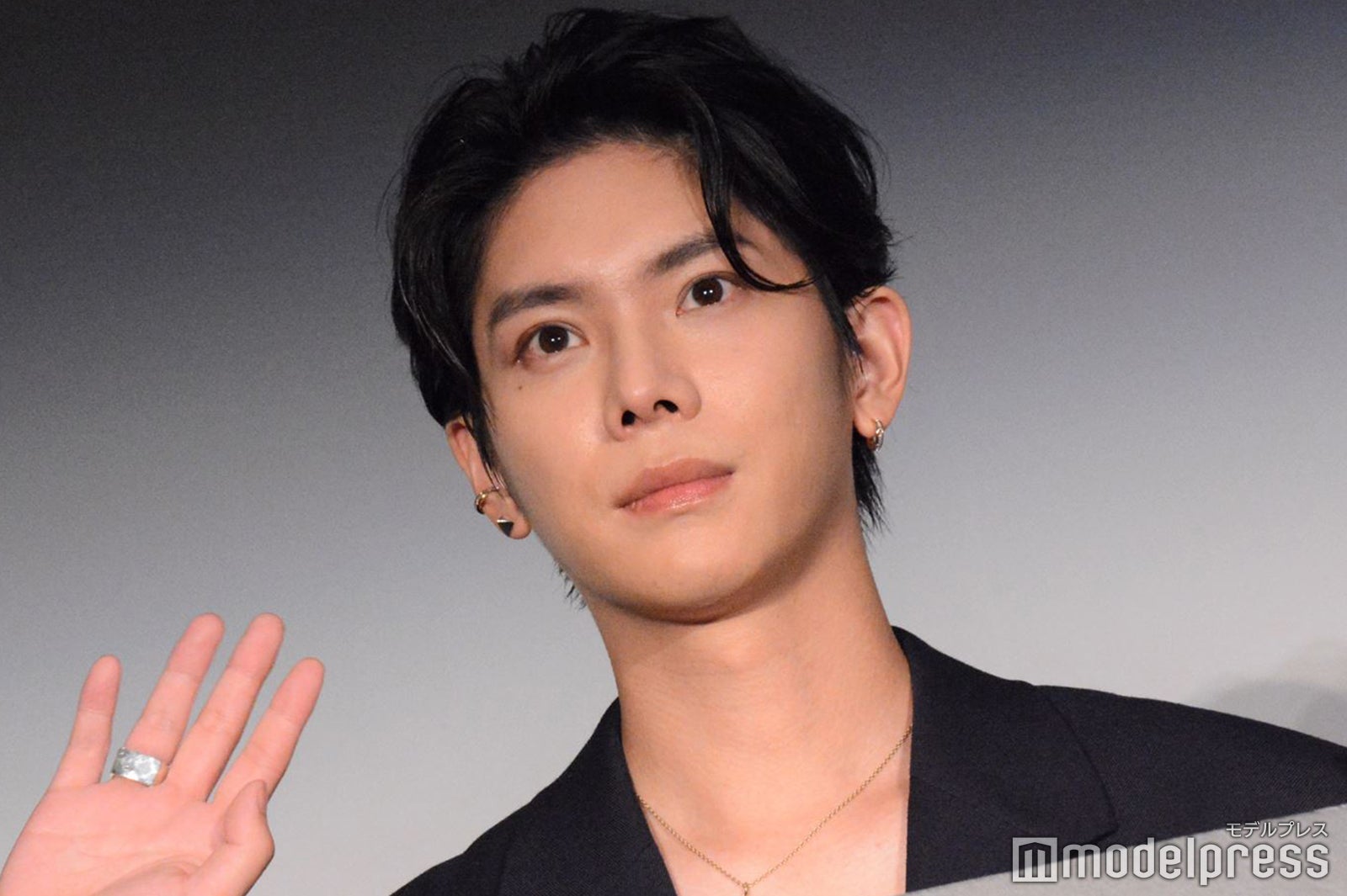 “いまアジアを虜にする”YU、初の刑事役で感じた難しさ 林遣都に「撮影に行くたびに鳥肌が立ちました」＜MALICE＞