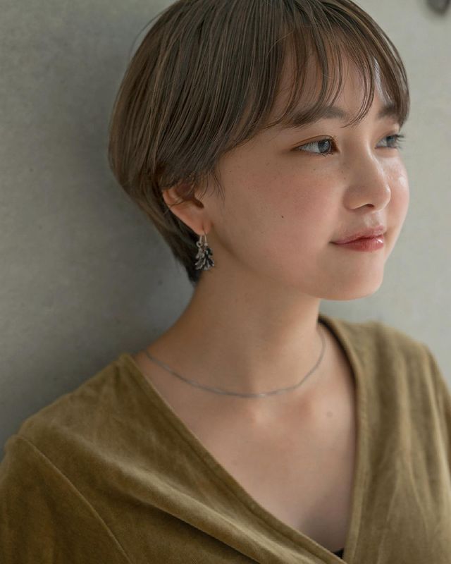 大人可愛いベリーショート ストレートヘア特集 30代 40代女性にもおすすめ モデルプレス