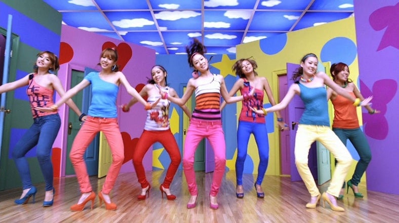 RaNia／リクルートCM「チラシ部！ダンス篇」より