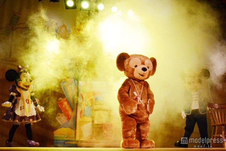 歩きだしたダッフィー