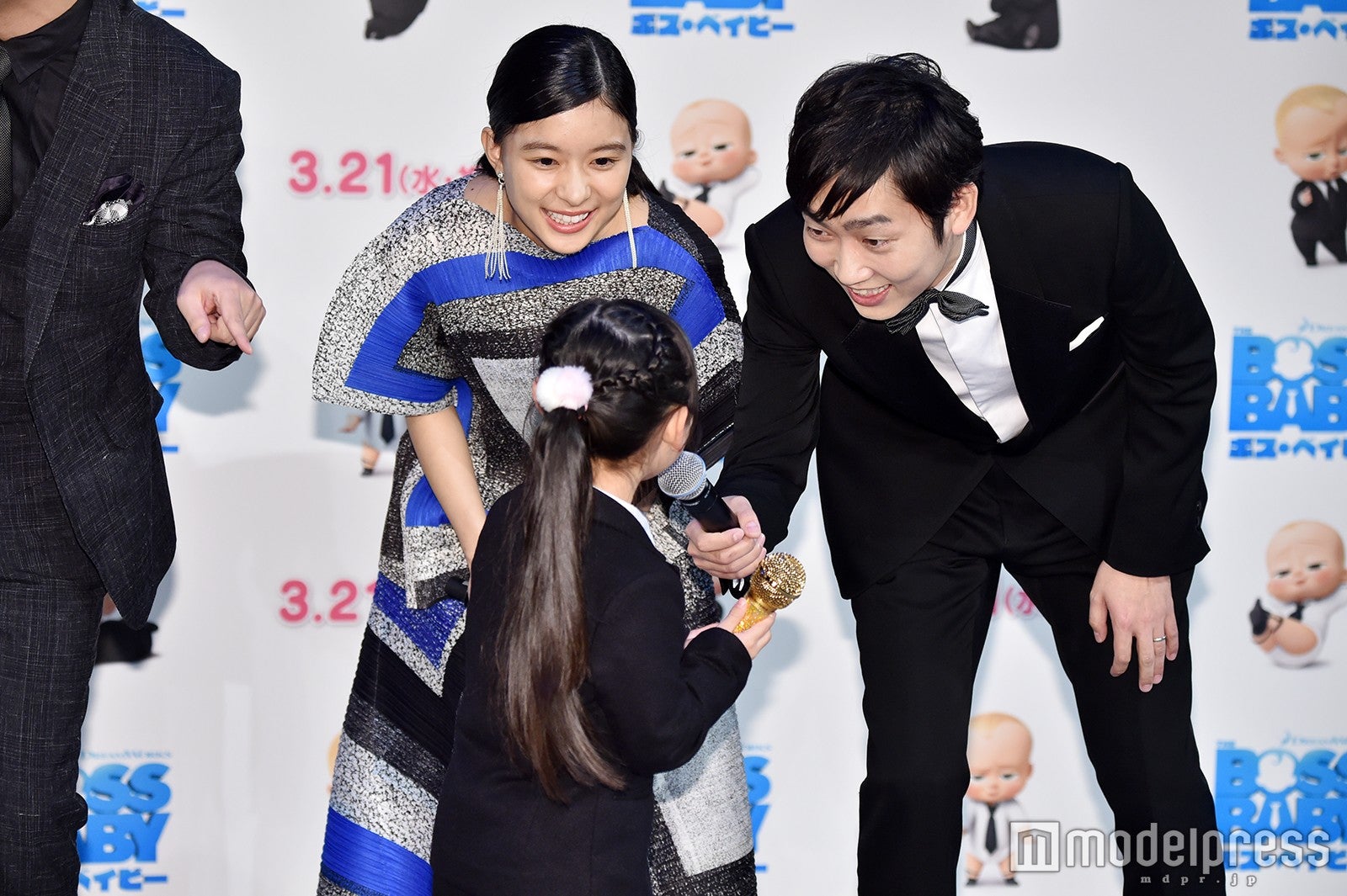 芳根京子、ムロツヨシ（C）モデルプレス