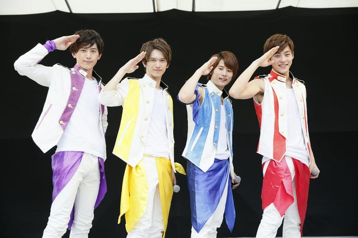 九星隊(左から藪佑介、中村昌樹、大池瑞樹、山口託矢)