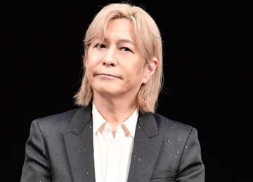 小室哲哉 ANAビジネスクラスで渡欧 広々個室感、豪華機内食もお似合い「お食事姿も可愛らしくて素敵」の声