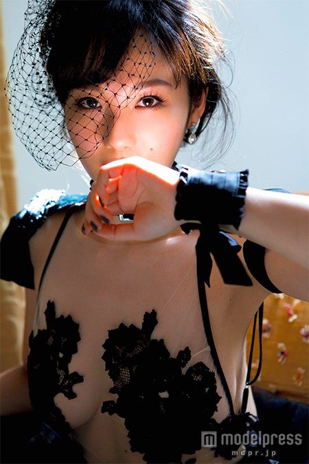 谷村奈南、豊満美バストあらわに　大胆セクシーショットで悩殺