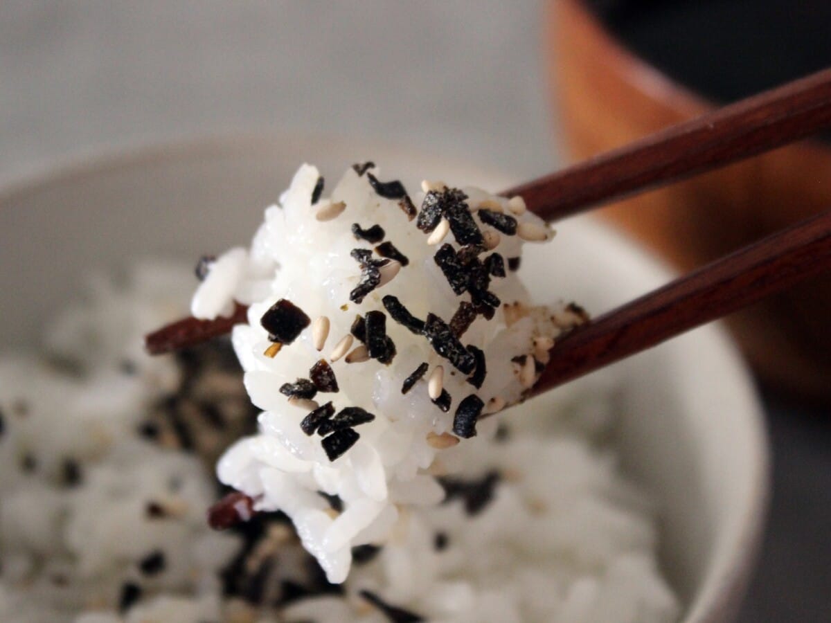 昆布の旨みと塩気が、新米の甘みを引き立てます