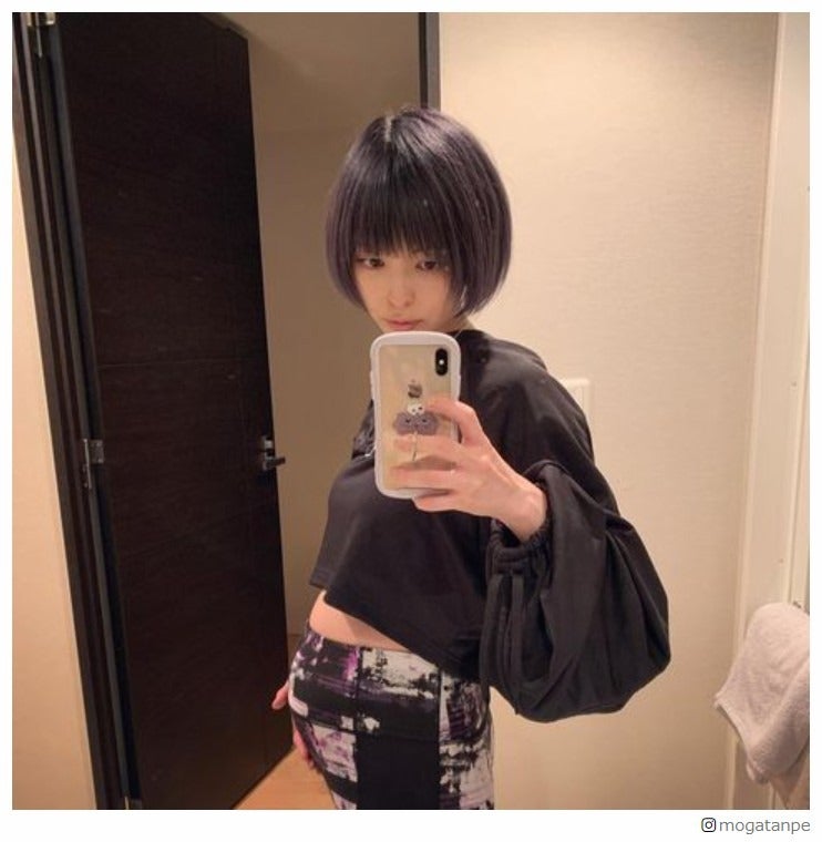 第1子妊娠中の最上もが、ふっくらお腹公開