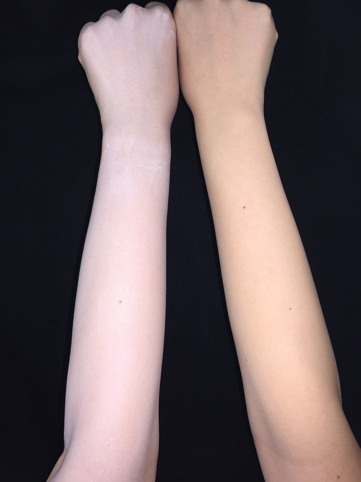 「SUGAO スノーホイップクリーム」使用時(左)と使用前(右)(提供画像)