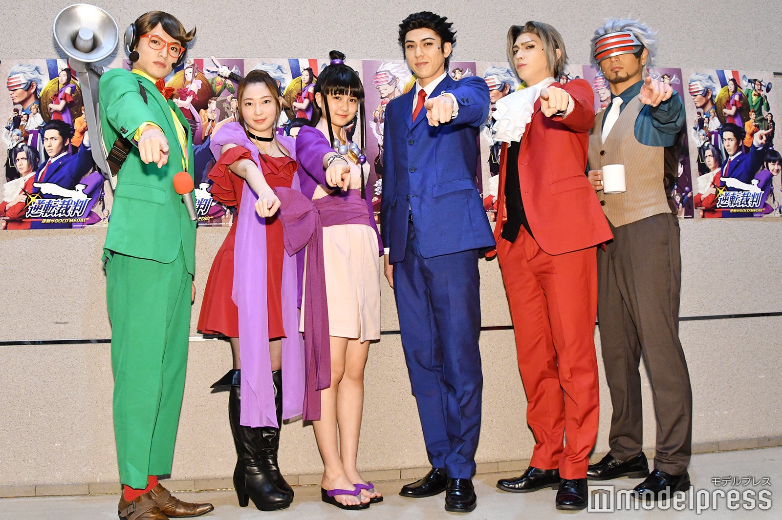 （左から）小南光司、大矢真那、中村麗乃、加藤将、小波津亜廉、友常勇気 （C）モデルプレス