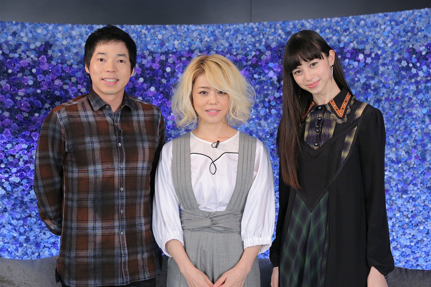 （左から）今田耕司、Chara、中条あやみ（C）NTV