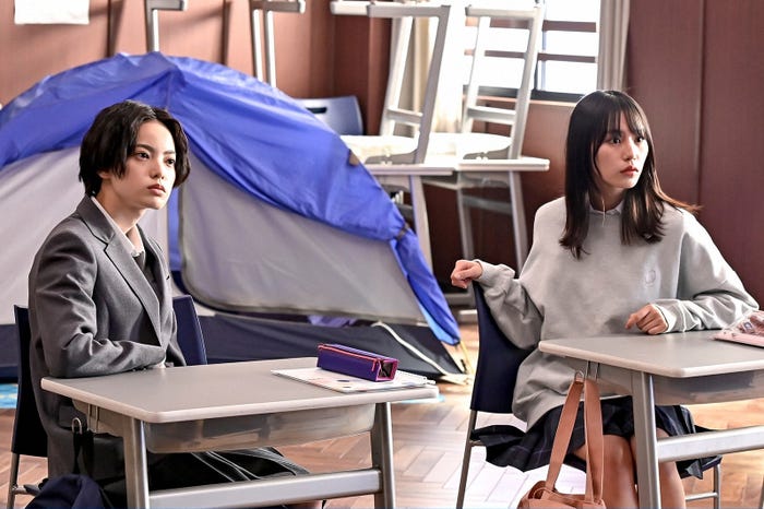 平手友梨奈、南沙良「ドラゴン桜」第3話より(C)TBS