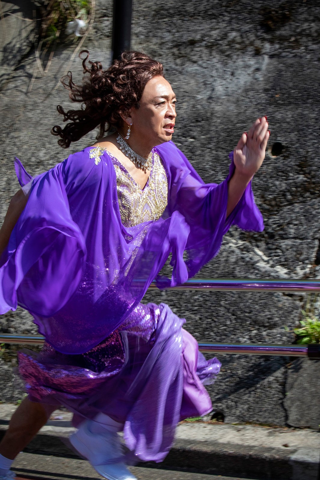 TOKIO城島茂に激似の島茂子、ドレスのまま全力疾走＜全力坂＞