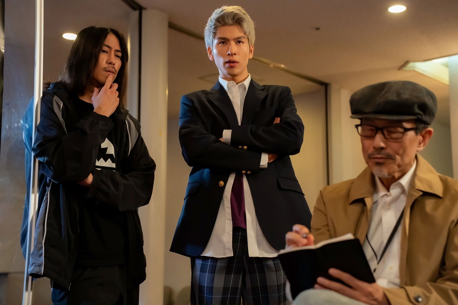 佐野岳、長谷川慎「レッドブルー」第5話（C）「レッドブルー」製作委員会・MBS（C）波切敦／小学館