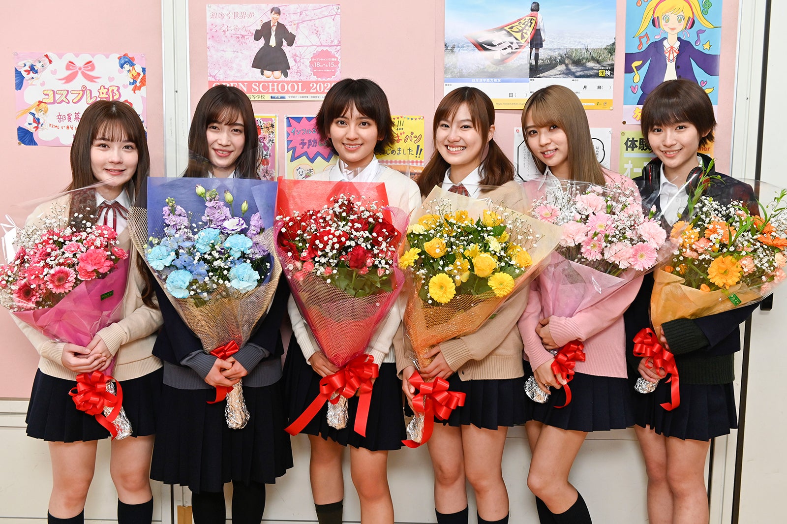 岡田結実ら「女子高生の無駄づかい」涙のクランクアップ「いったんバラエティーの現場で修業して…」