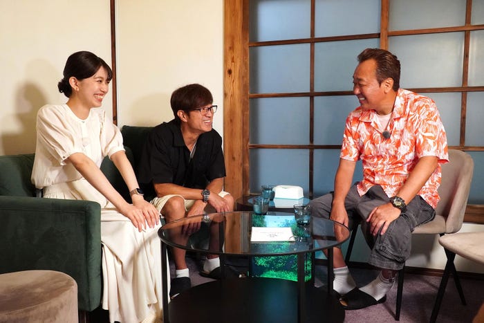 齋藤陽アナウンサー、大竹一樹、三村マサカズ(C)テレビ東京