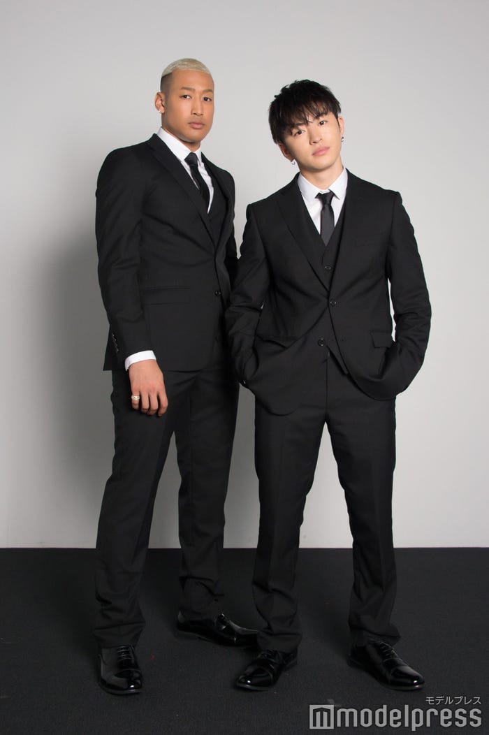 関口メンディー、佐野玲於 (C)モデルプレス