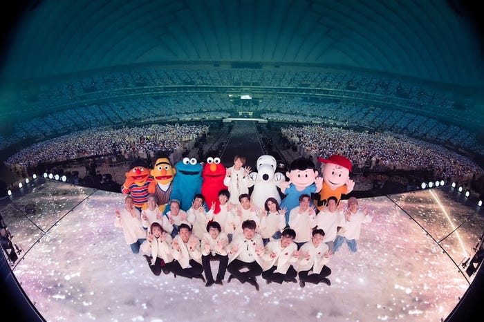 (中央)Nissy/TM&(C)2023 Sesame Workshop(C)2023 Peanuts Worldwide LLC TM&(C) Universal Studios. All rights reserved