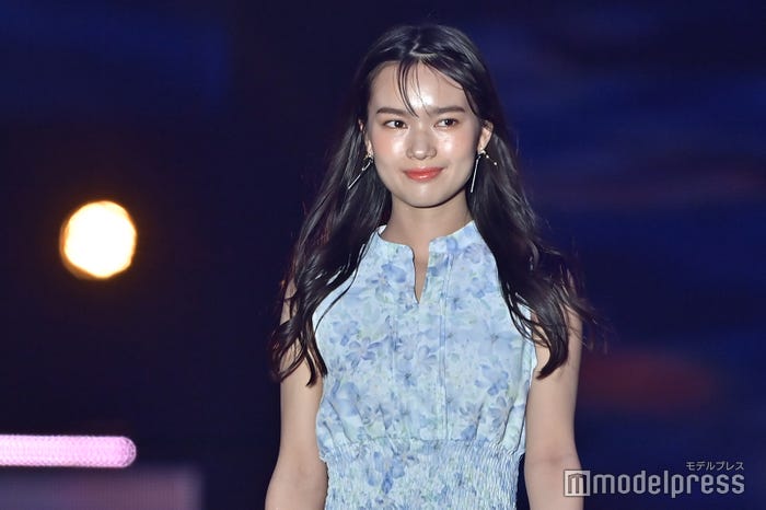新井舞良 (C)モデルプレス