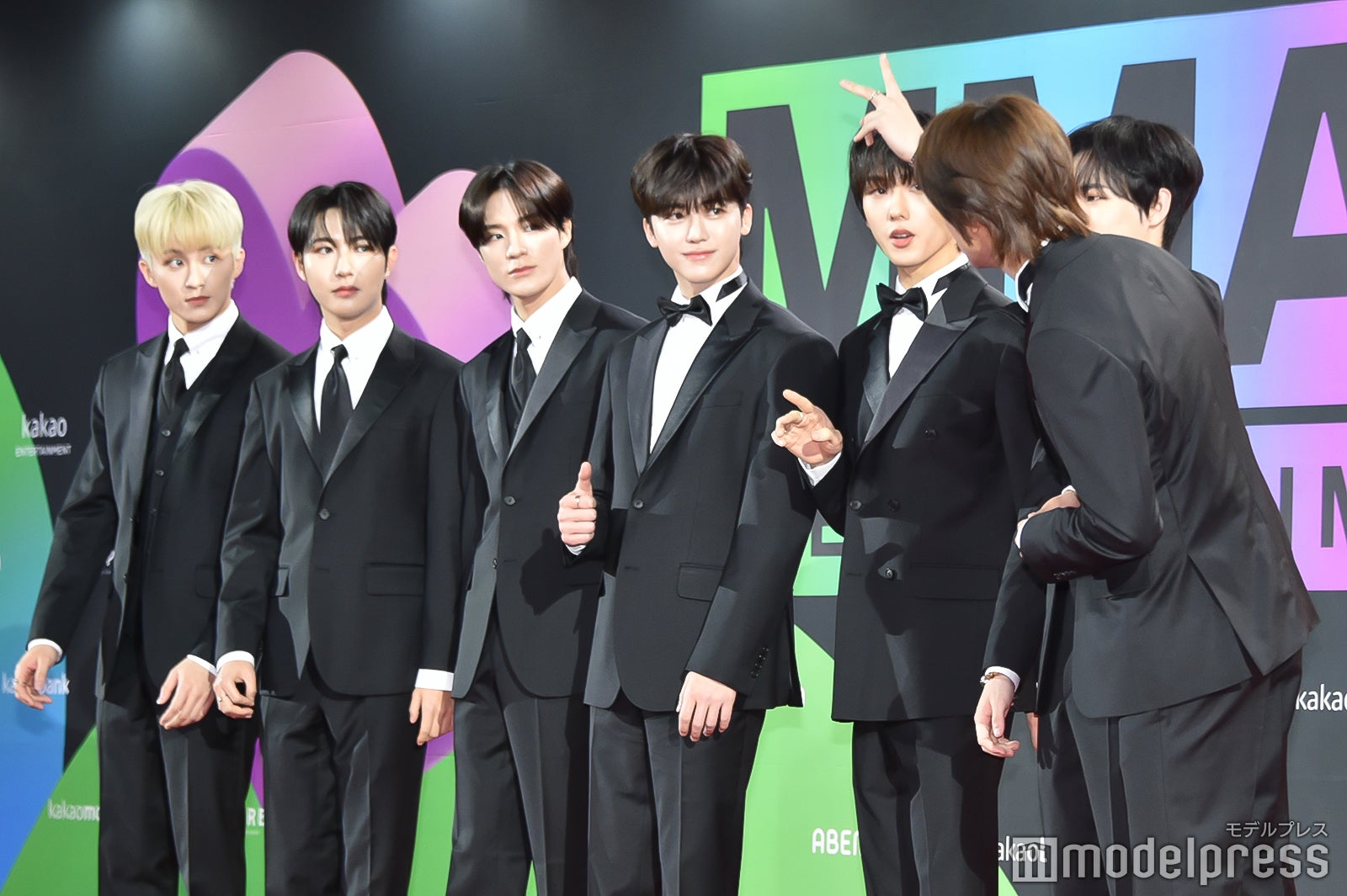 「キュー」を提案するヘチャン、考えるNCT DREAM（C）モデルプレス