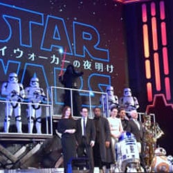 フォースとともにあらんことを!『スター・ウォーズ』デイジー・リドリーら来日にファン熱狂