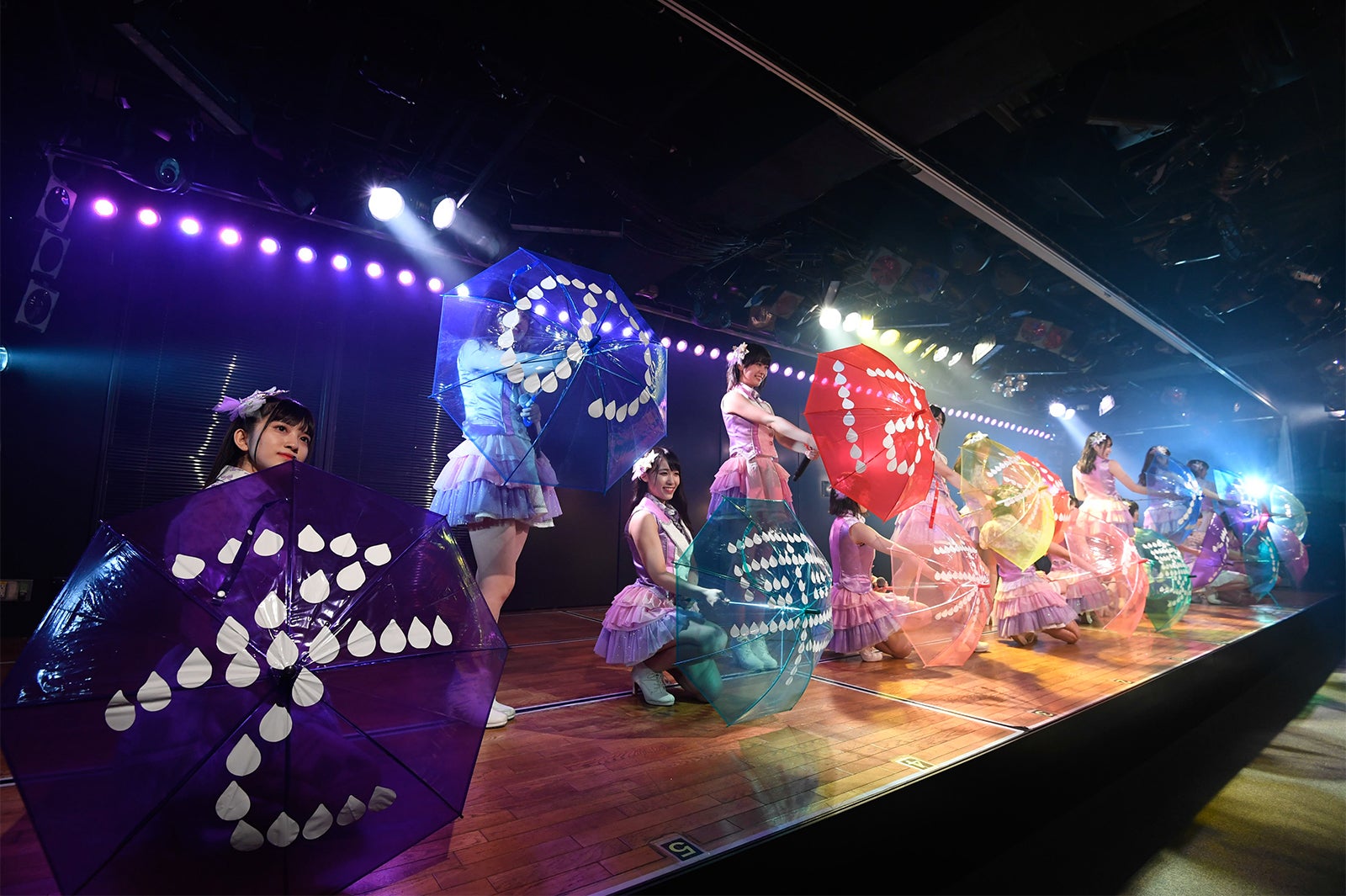 AKB48チーム8／AKB48チーム8「その雫は、未来へと繋がる虹になる。」公演（C）AKS