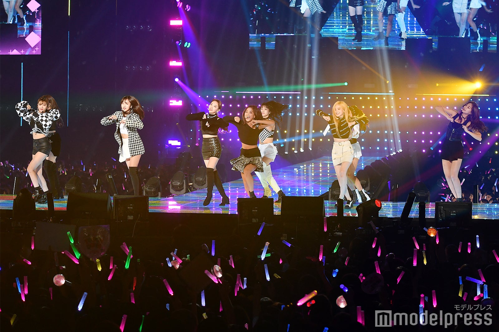 TWICE （C）モデルプレス