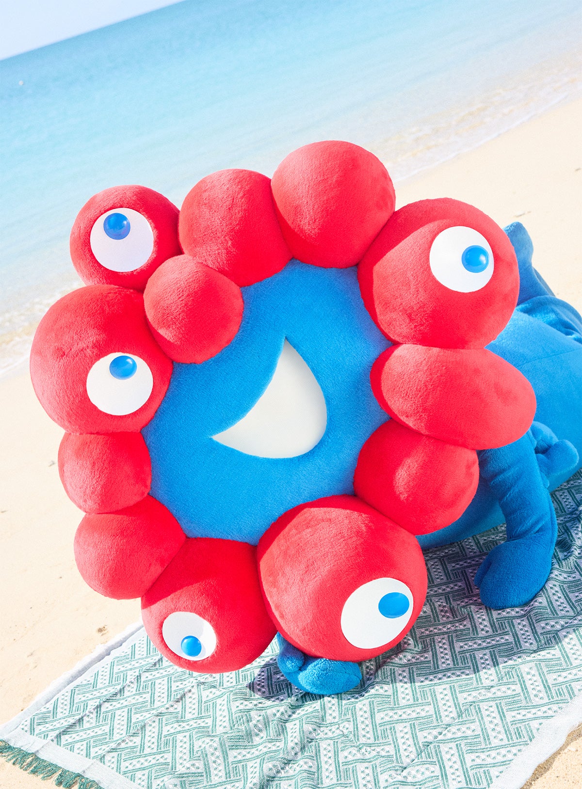 ミャクミャク、1stグラビア写真集決定 2泊3⽇沖縄ロケで撮影・お渡し会も実施【I myaku you.】