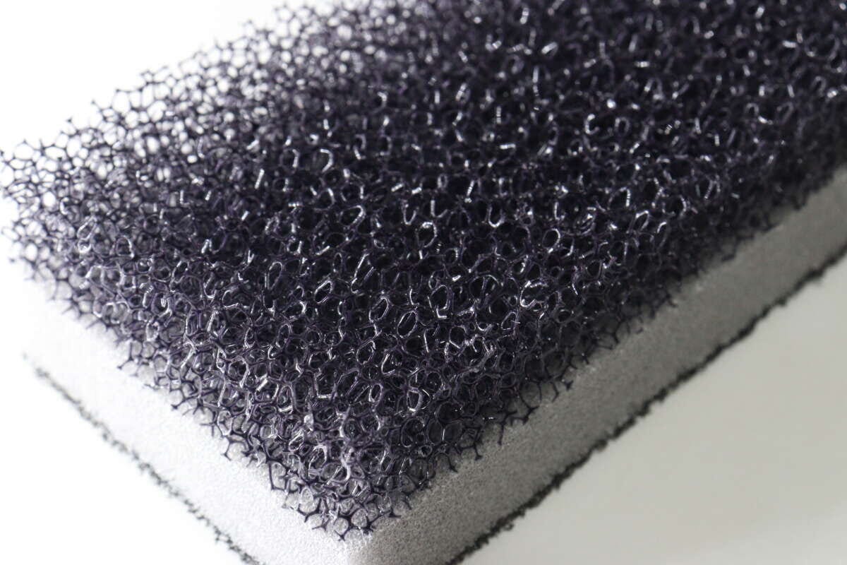 ダイソーのオールウレタン3層スポンジのアップ