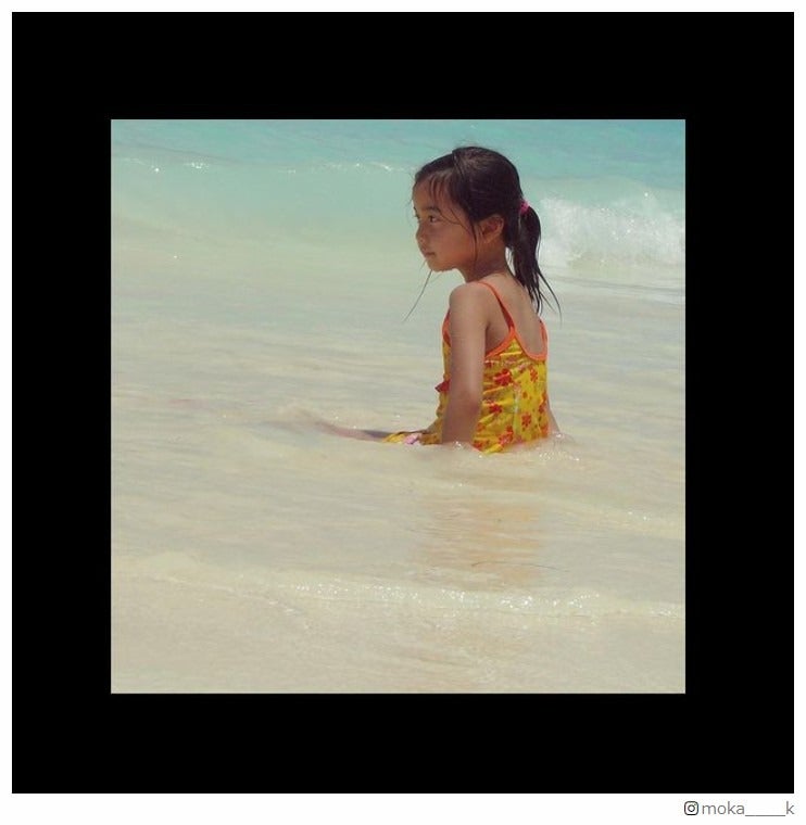 上白石萌歌、幼少期の水着ショット公開「天使」「まぎれもなく美少女」と反響