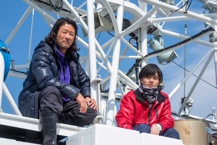 浅野忠信、永瀬廉(C)NHK