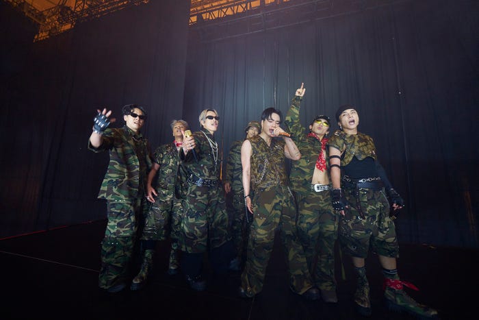 三代目 J SOUL BROTHERS(左から)山下健二郎、ELLY、今市隆二、小林直己、OMI、NAOTO、岩田剛典(提供写真)