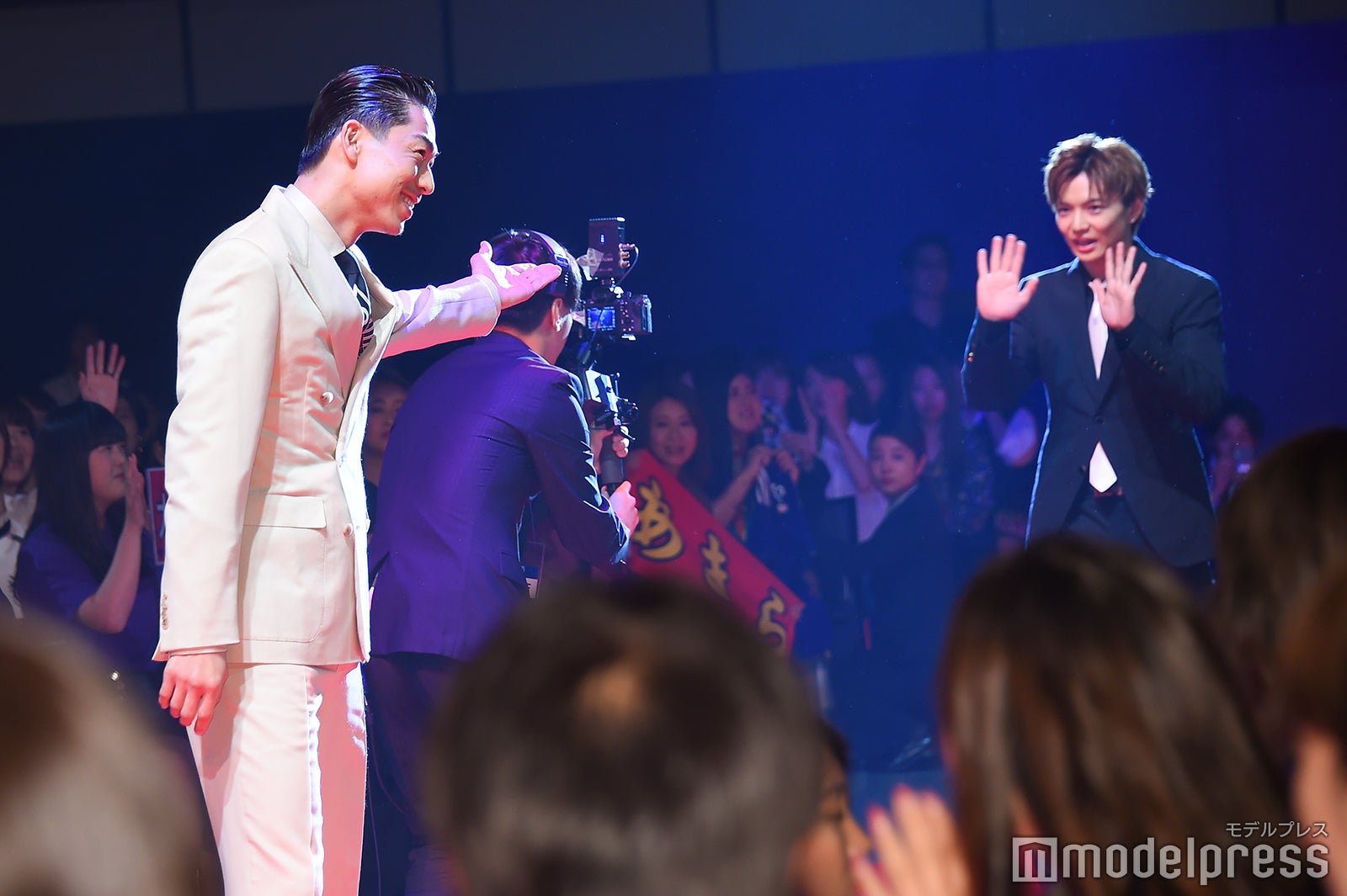 EXILE AKIRA（手前） （C）モデルプレス