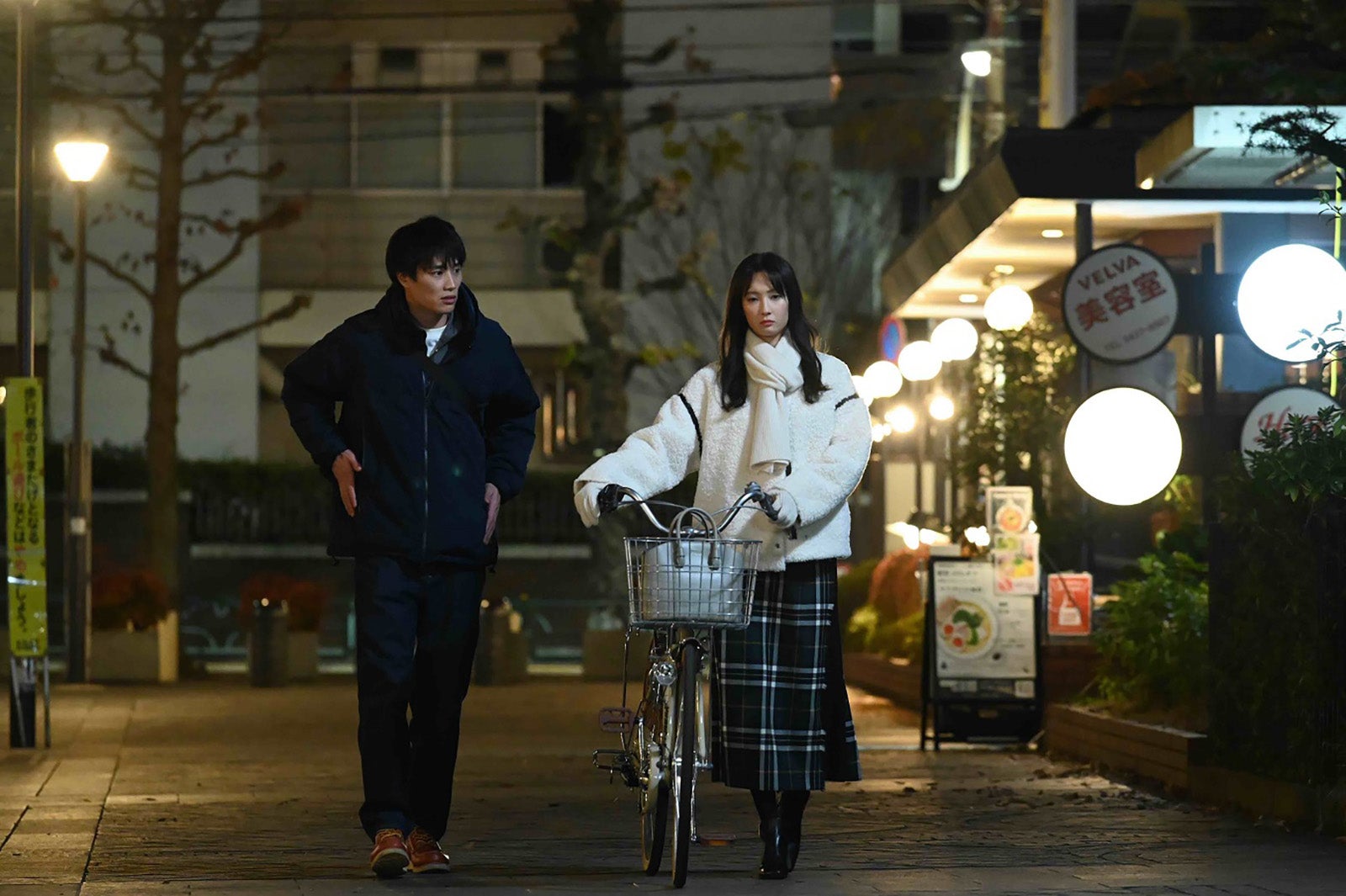 鈴木伸之、菜々緒／「忍者に結婚は難しい」第3話（C）フジテレビ